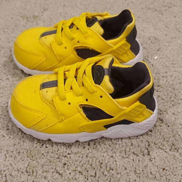 Nike Other - NWOB Bright Yellow Nike Huaraches Baby